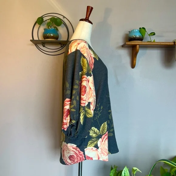 LuLaRoe Rose Oversized Floral Shirt Comfy - Picture 4 of 7